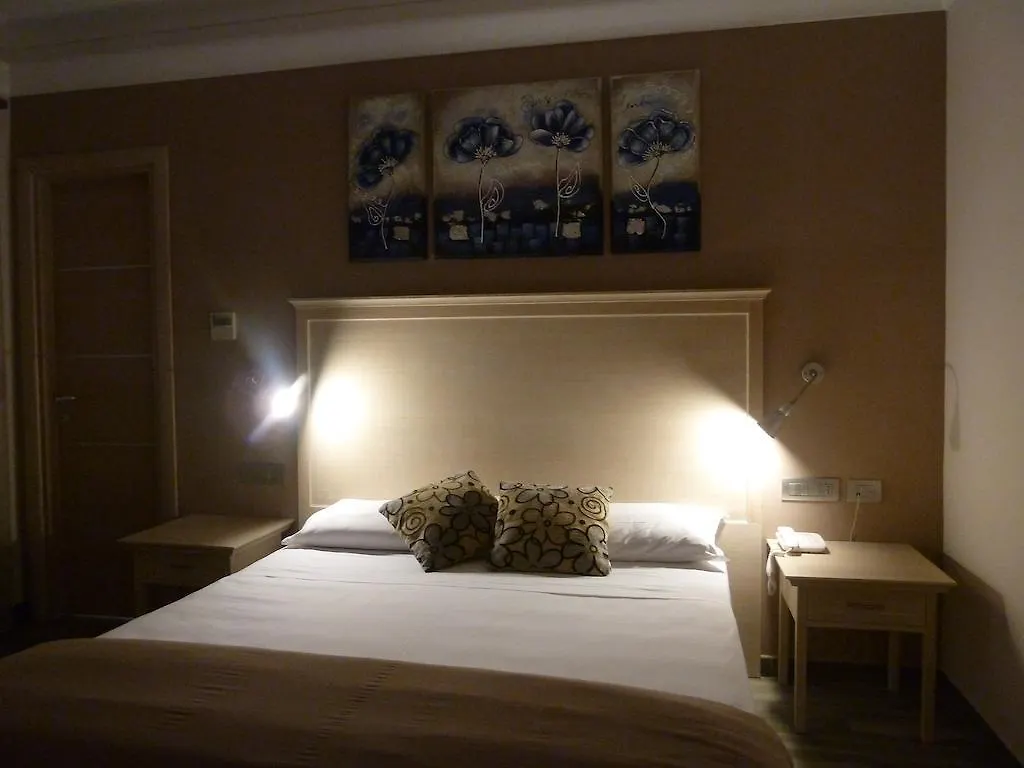 Casa Eli Roma B&B 3*,  İtalya